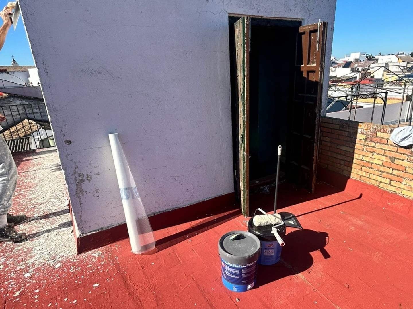 7-jose-angel-pintor-pintura-interior-fachadas-impermeabilizacion-azoteas-viviendas-sevilla.jpg
